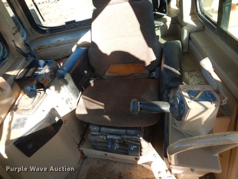 image for item DH0554 1998 Caterpillar D8R  cable plow