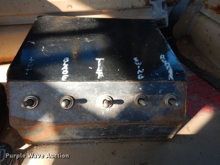 image for item DH0554 1998 Caterpillar D8R  cable plow