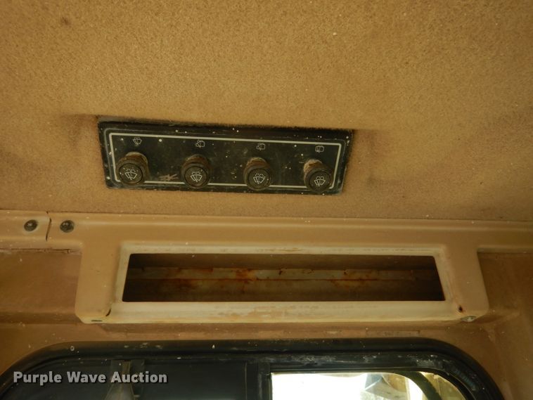 image for item DH0554 1998 Caterpillar D8R  cable plow