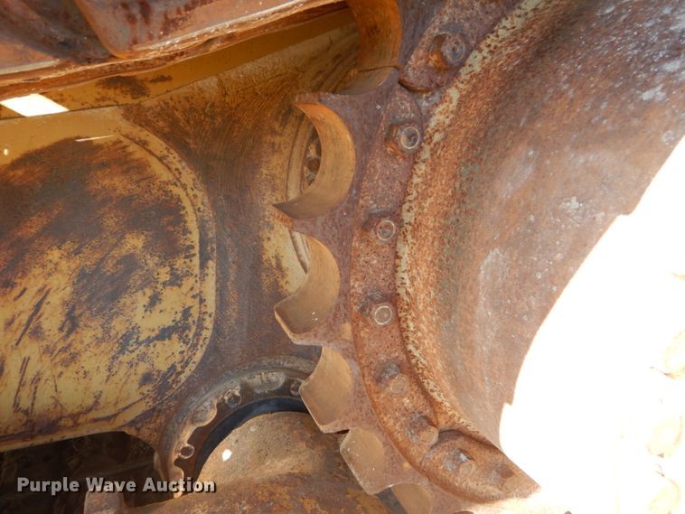 image for item DH0554 1998 Caterpillar D8R  cable plow