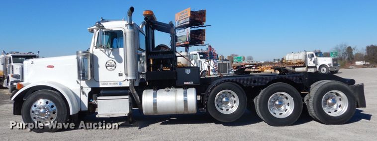 image for item DH0555 2005 Peterbilt 379  semi truck