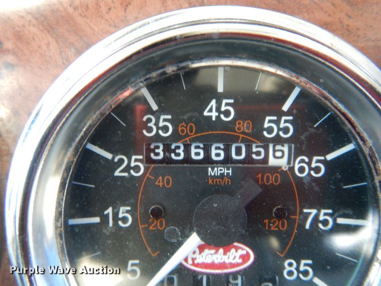 image for item DH0555 2005 Peterbilt 379  semi truck