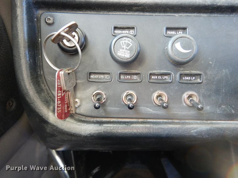 image for item DH0555 2005 Peterbilt 379  semi truck