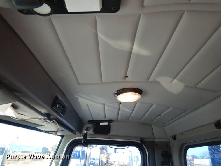 image for item DH0555 2005 Peterbilt 379  semi truck