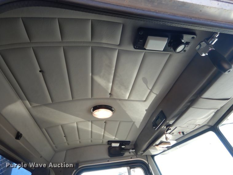 image for item DH0555 2005 Peterbilt 379  semi truck