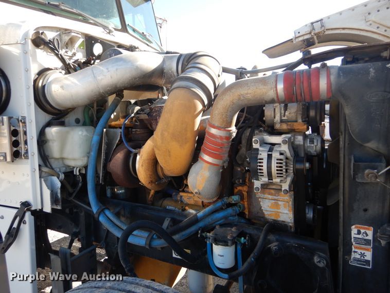 image for item DH0555 2005 Peterbilt 379  semi truck