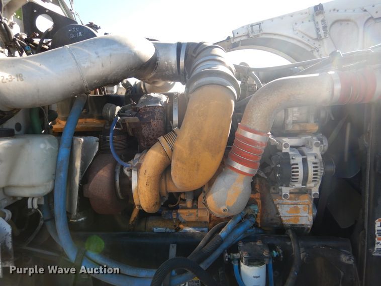 image for item DH0555 2005 Peterbilt 379  semi truck