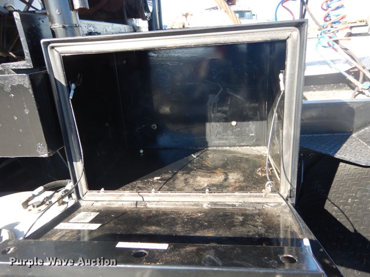 image for item DH0555 2005 Peterbilt 379  semi truck