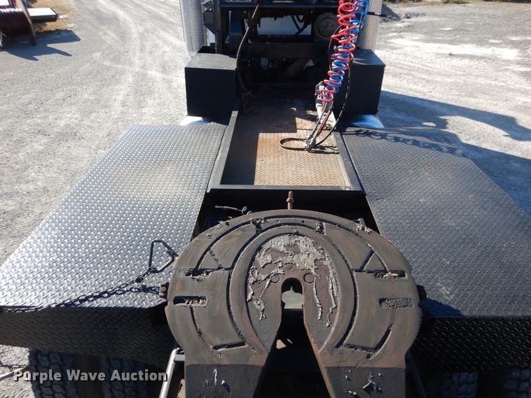 image for item DH0555 2005 Peterbilt 379  semi truck