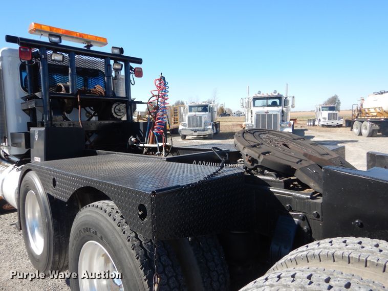 image for item DH0555 2005 Peterbilt 379  semi truck