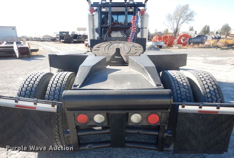 image for item DH0555 2005 Peterbilt 379  semi truck