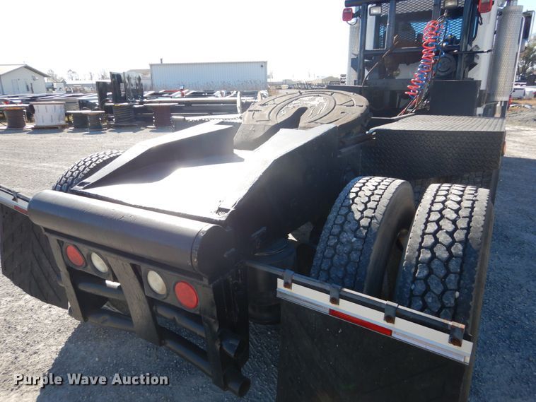 image for item DH0555 2005 Peterbilt 379  semi truck