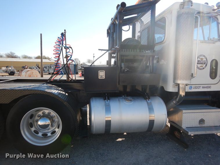 image for item DH0555 2005 Peterbilt 379  semi truck