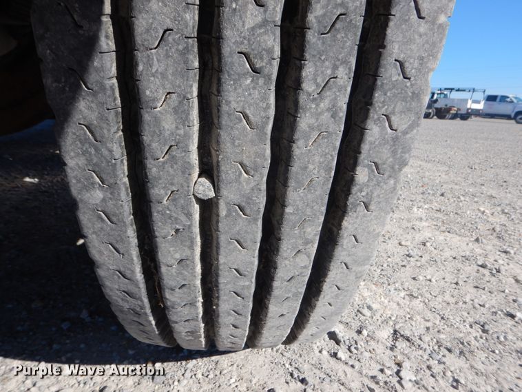 image for item DH0555 2005 Peterbilt 379  semi truck