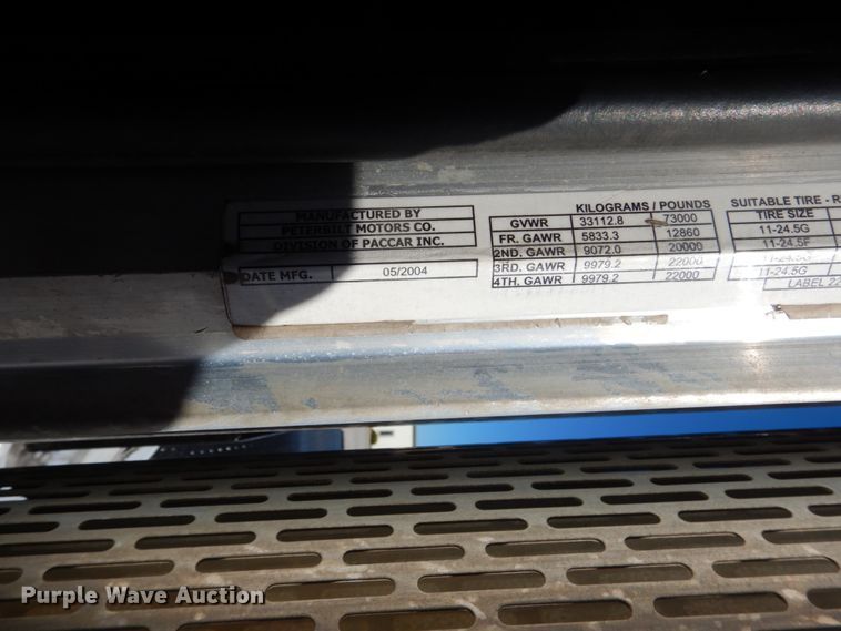 image for item DH0555 2005 Peterbilt 379  semi truck