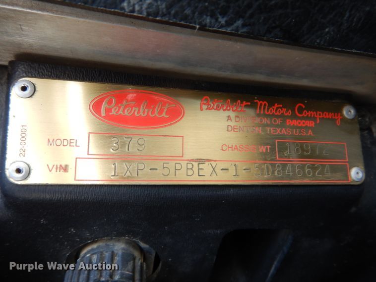 image for item DH0555 2005 Peterbilt 379  semi truck