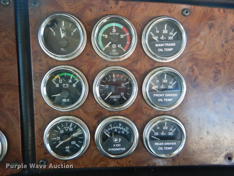 image for item DH0556 2005 Peterbilt 378  semi truck