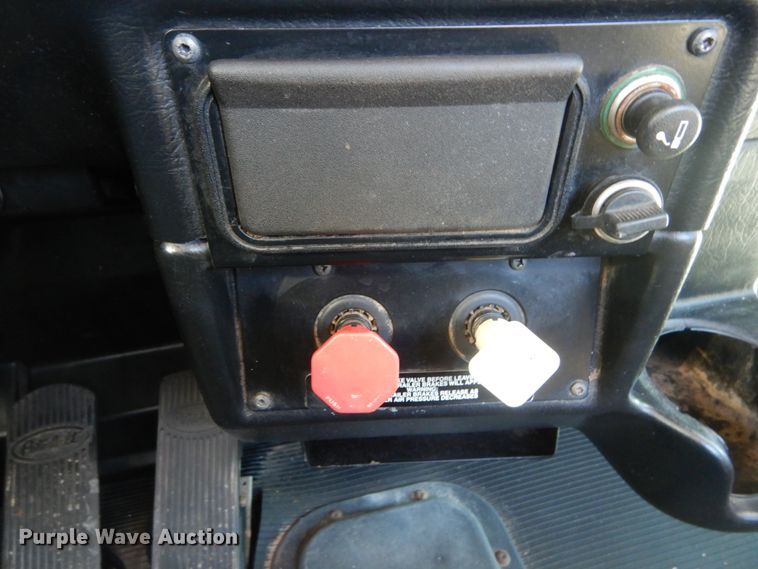 image for item DH0556 2005 Peterbilt 378  semi truck