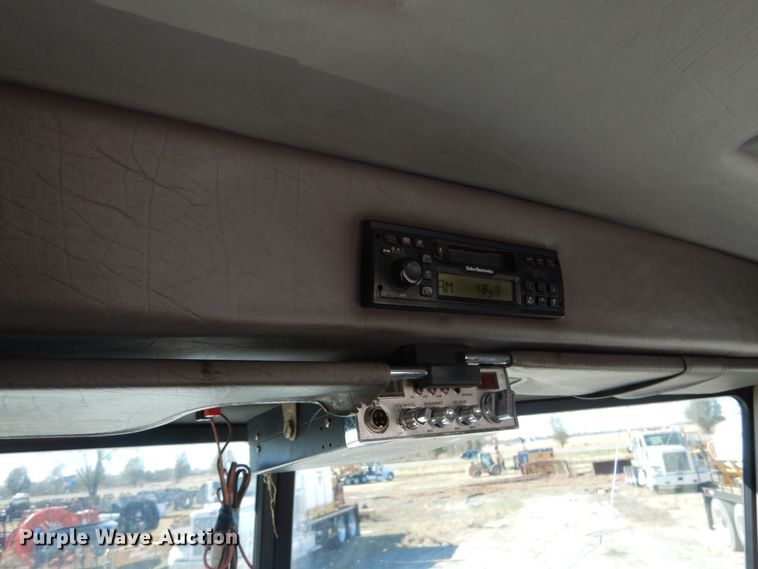 image for item DH0556 2005 Peterbilt 378  semi truck