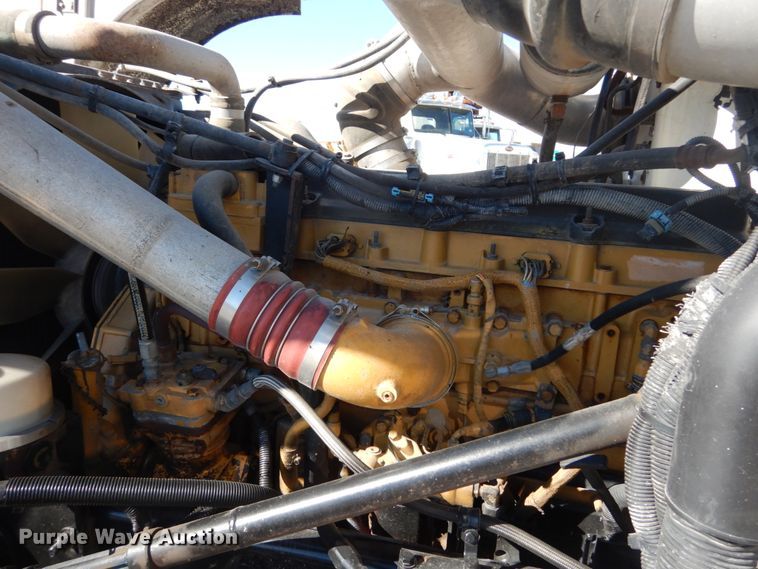 image for item DH0556 2005 Peterbilt 378  semi truck