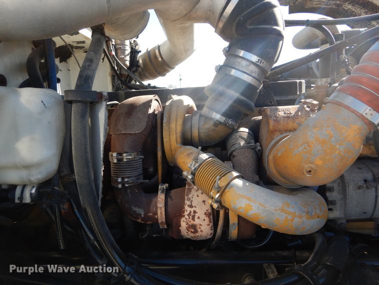 image for item DH0556 2005 Peterbilt 378  semi truck