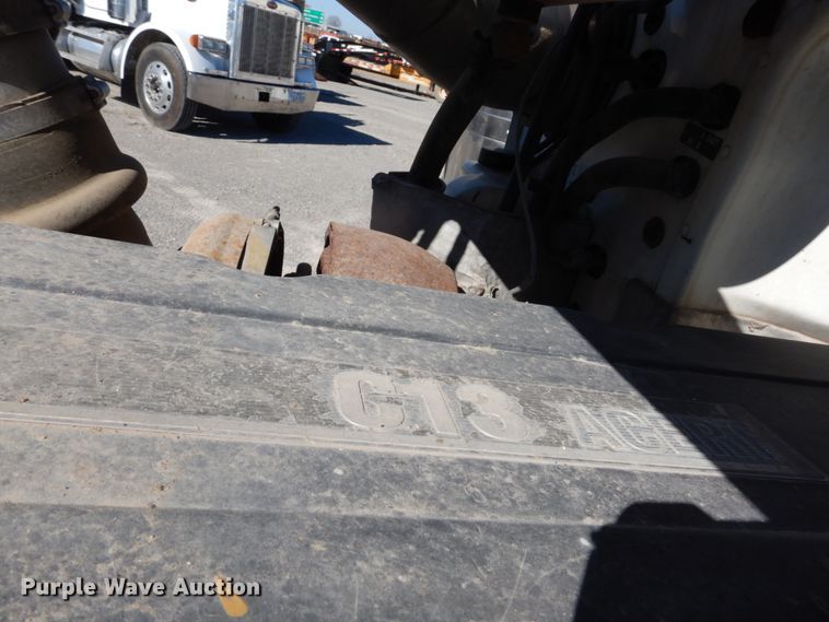 image for item DH0556 2005 Peterbilt 378  semi truck