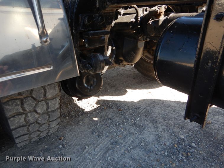 image for item DH0556 2005 Peterbilt 378  semi truck