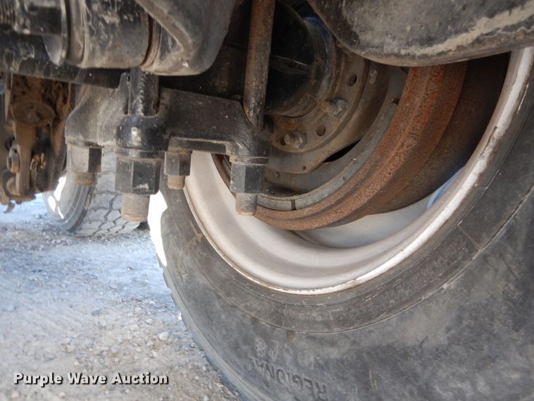 image for item DH0556 2005 Peterbilt 378  semi truck