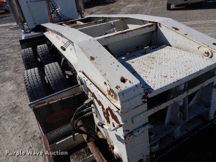 image for item DH0557 1994 Eager Beaver 50GSL lowboy equipment trailer