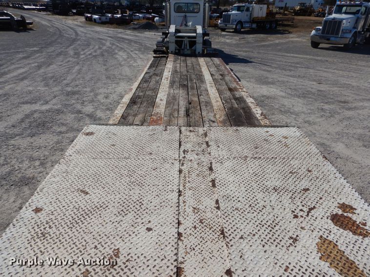 image for item DH0557 1994 Eager Beaver 50GSL lowboy equipment trailer