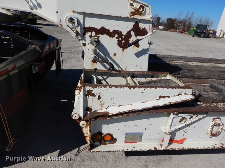 image for item DH0557 1994 Eager Beaver 50GSL lowboy equipment trailer
