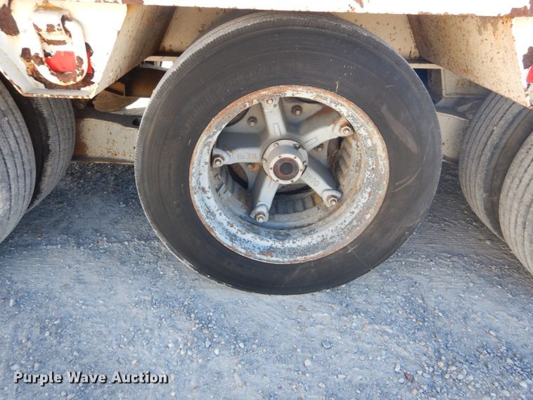 image for item DH0557 1994 Eager Beaver 50GSL lowboy equipment trailer