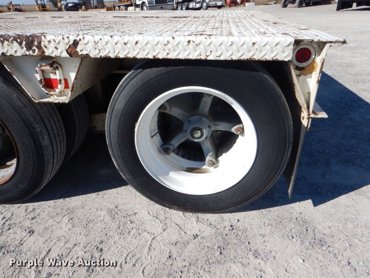 image for item DH0557 1994 Eager Beaver 50GSL lowboy equipment trailer