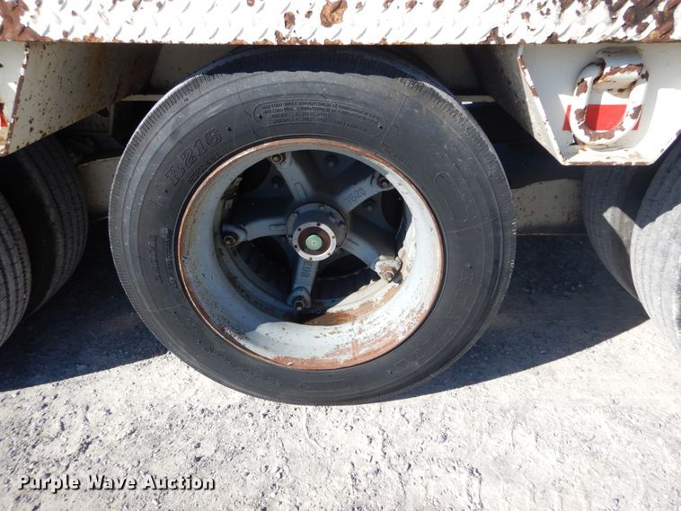 image for item DH0557 1994 Eager Beaver 50GSL lowboy equipment trailer