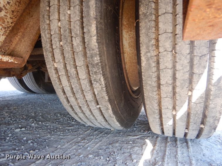 image for item DH0557 1994 Eager Beaver 50GSL lowboy equipment trailer