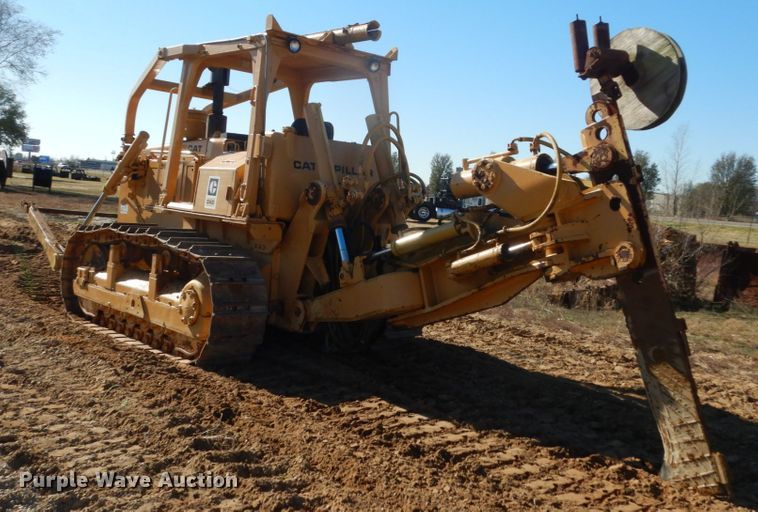 image for item DH0559 1978 Caterpillar D6D  cable plow