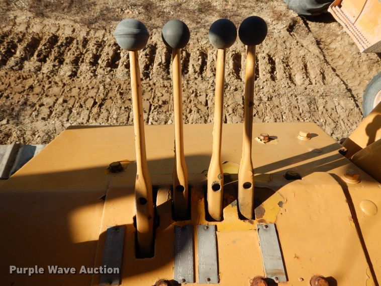 image for item DH0559 1978 Caterpillar D6D  cable plow