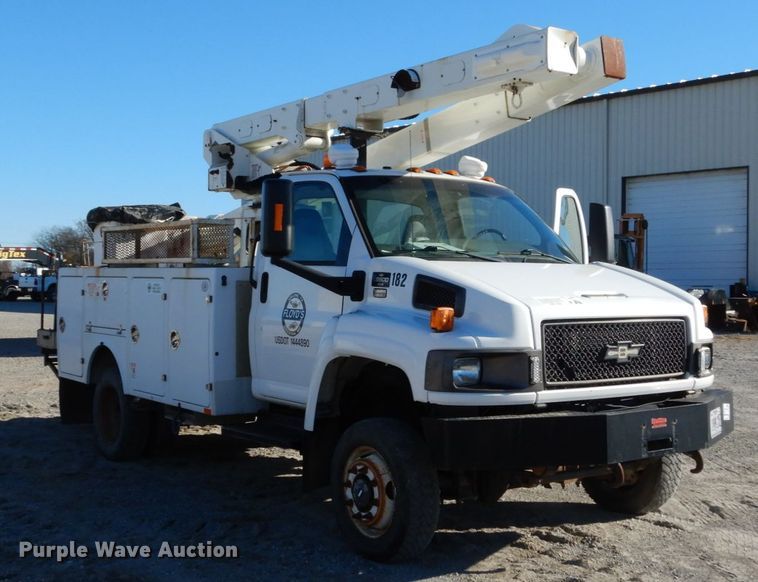 image for item DH0561 2009 Chevrolet C5500  bucket truck