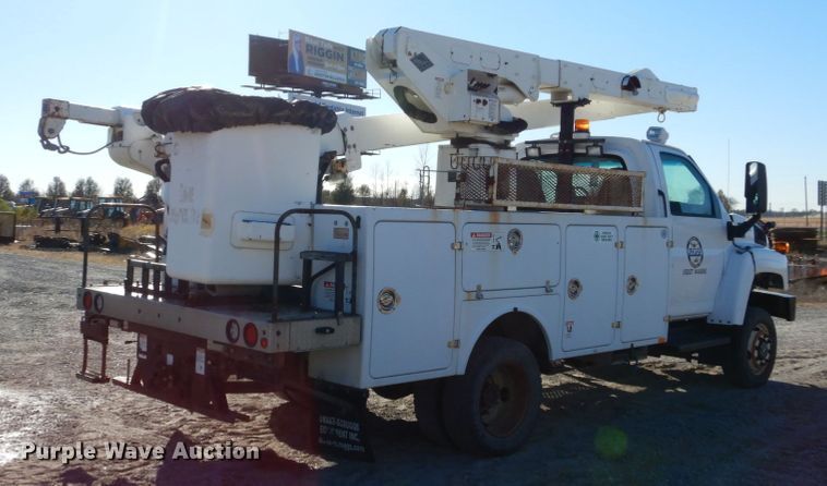 image for item DH0561 2009 Chevrolet C5500  bucket truck
