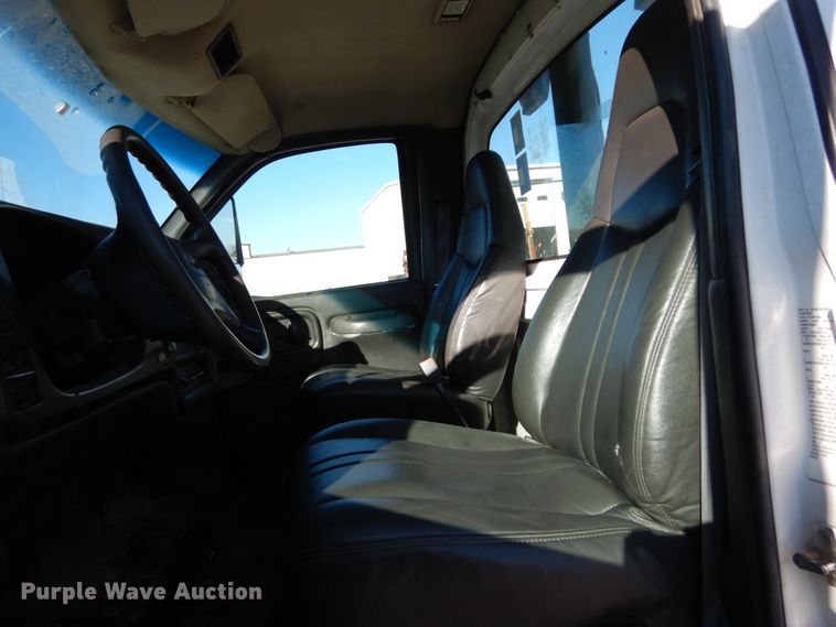 image for item DH0561 2009 Chevrolet C5500  bucket truck