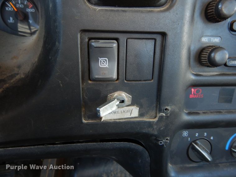 image for item DH0561 2009 Chevrolet C5500  bucket truck