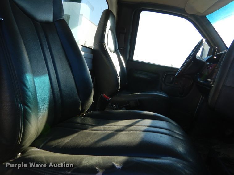 image for item DH0561 2009 Chevrolet C5500  bucket truck