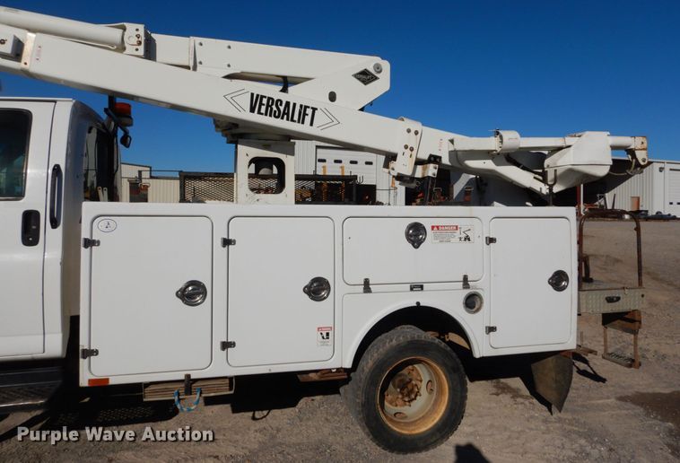 image for item DH0561 2009 Chevrolet C5500  bucket truck