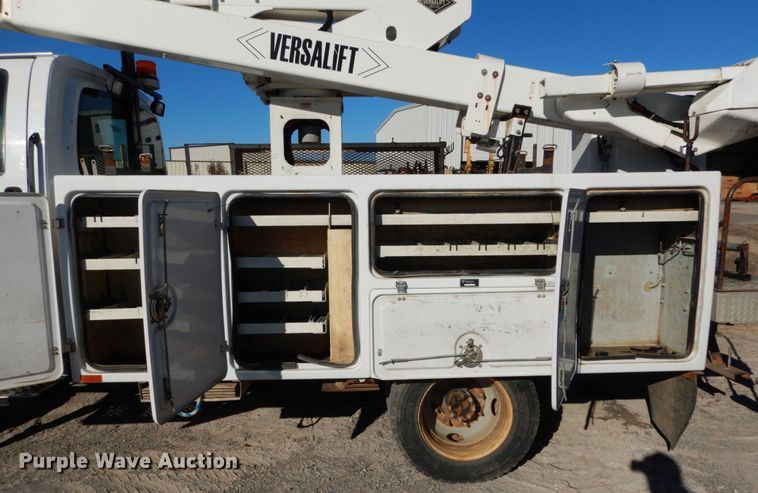 image for item DH0561 2009 Chevrolet C5500  bucket truck