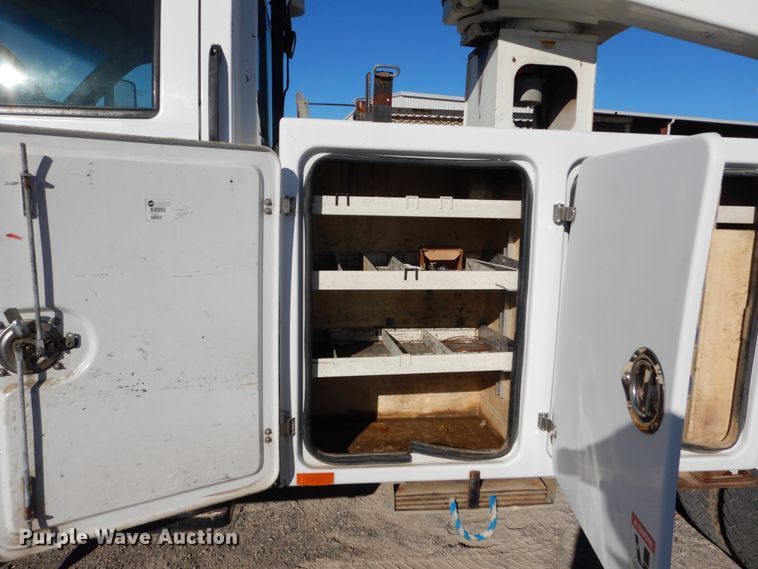 image for item DH0561 2009 Chevrolet C5500  bucket truck