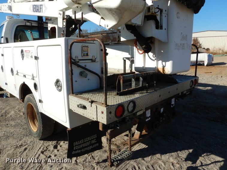 image for item DH0561 2009 Chevrolet C5500  bucket truck