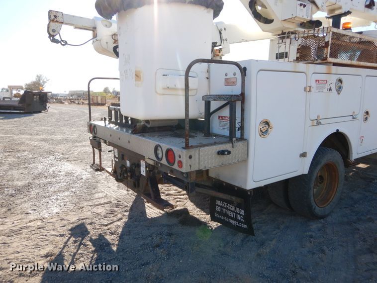 image for item DH0561 2009 Chevrolet C5500  bucket truck