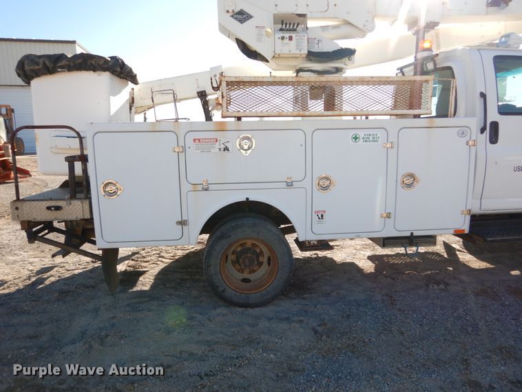 image for item DH0561 2009 Chevrolet C5500  bucket truck