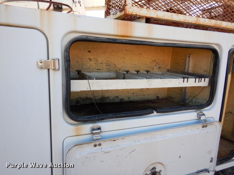 image for item DH0561 2009 Chevrolet C5500  bucket truck