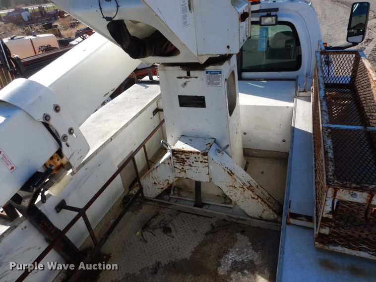 image for item DH0561 2009 Chevrolet C5500  bucket truck